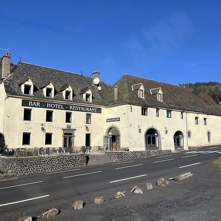 Gite-Auberge Du Pont De Lanau Neuveglise Bagian luar foto